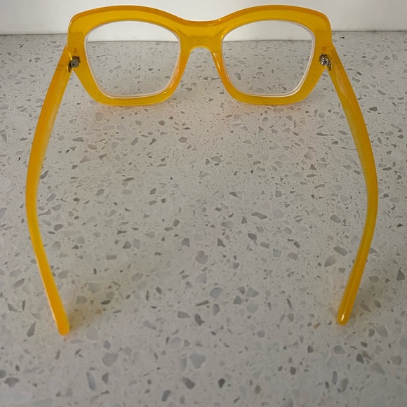 Yellow eyeglasses 🤓 - Picture 2 of 3